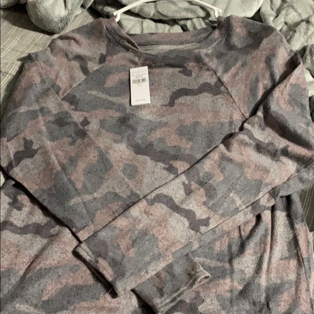 American Eagle Long Sleeve